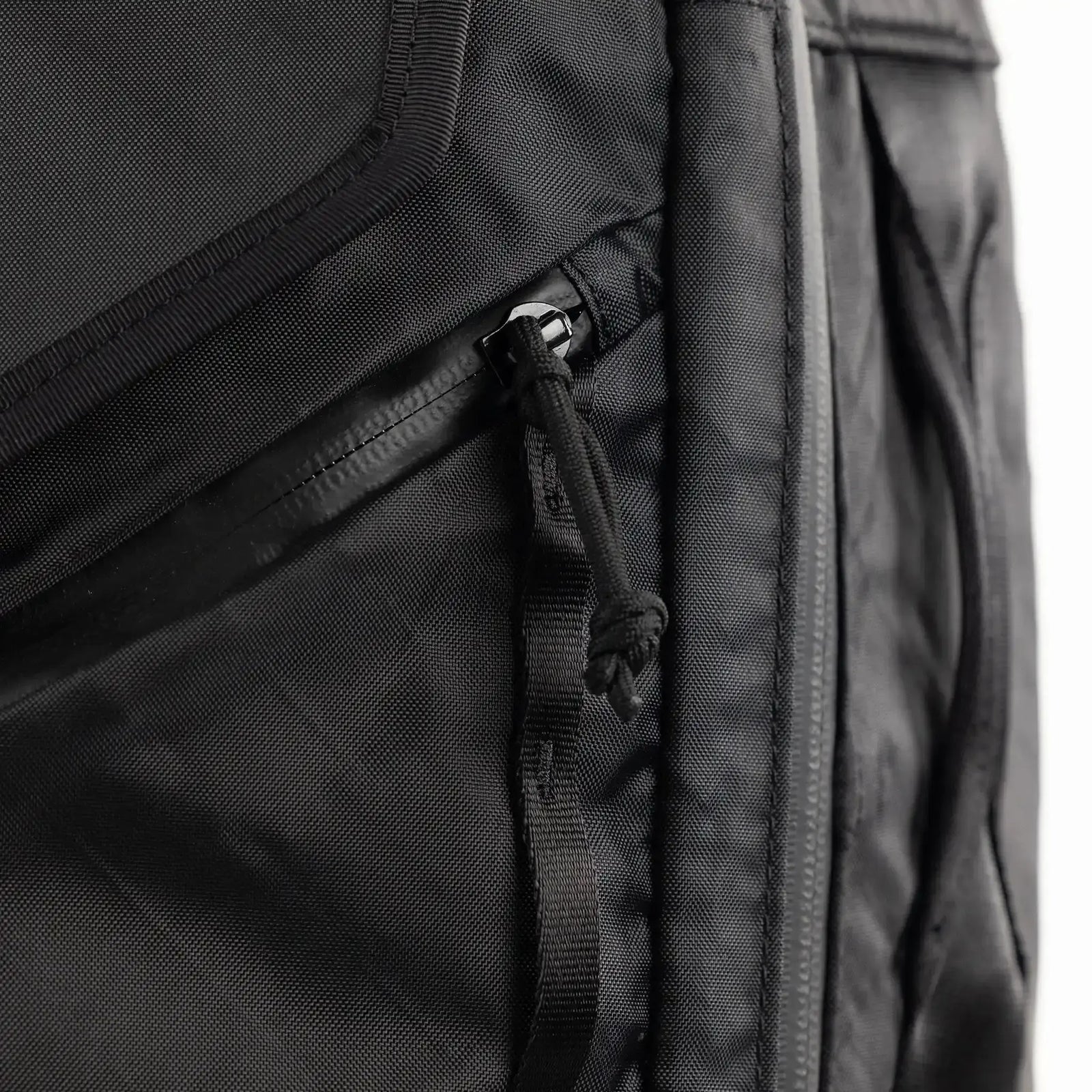 Vanta 22 EPX professional backpack — rear view showing ergonomic straps and ventilated back panel