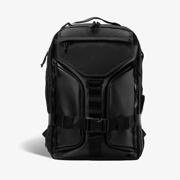 Black Nectrum vanta 22 front view: THE WING quick-access system with 2 RFID-blocking pouches and 38mm MOLLE webbing